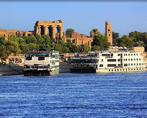Luxury 5-Star Nile Cruise Ship by Amarna Tours Egypt sailing between Luxor and Aswan